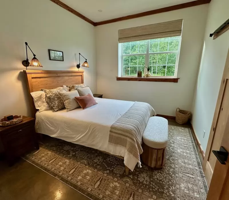 First bedroom with queen bed