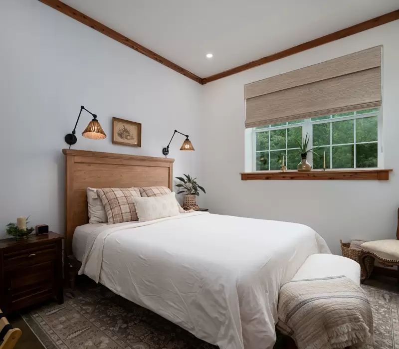 First bedroom with queen bed