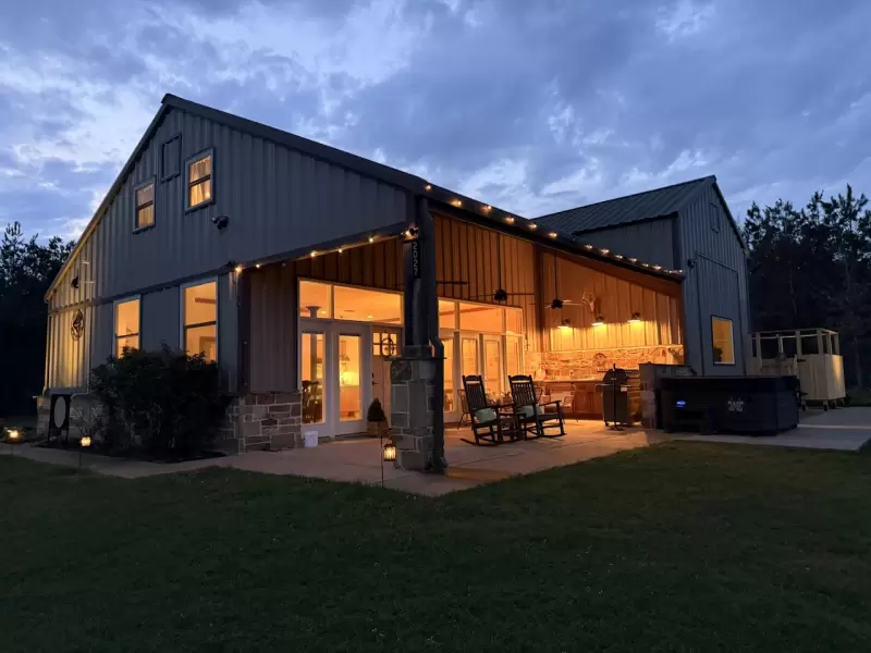 Couples Retreat East Texas | Private Cabin for Two